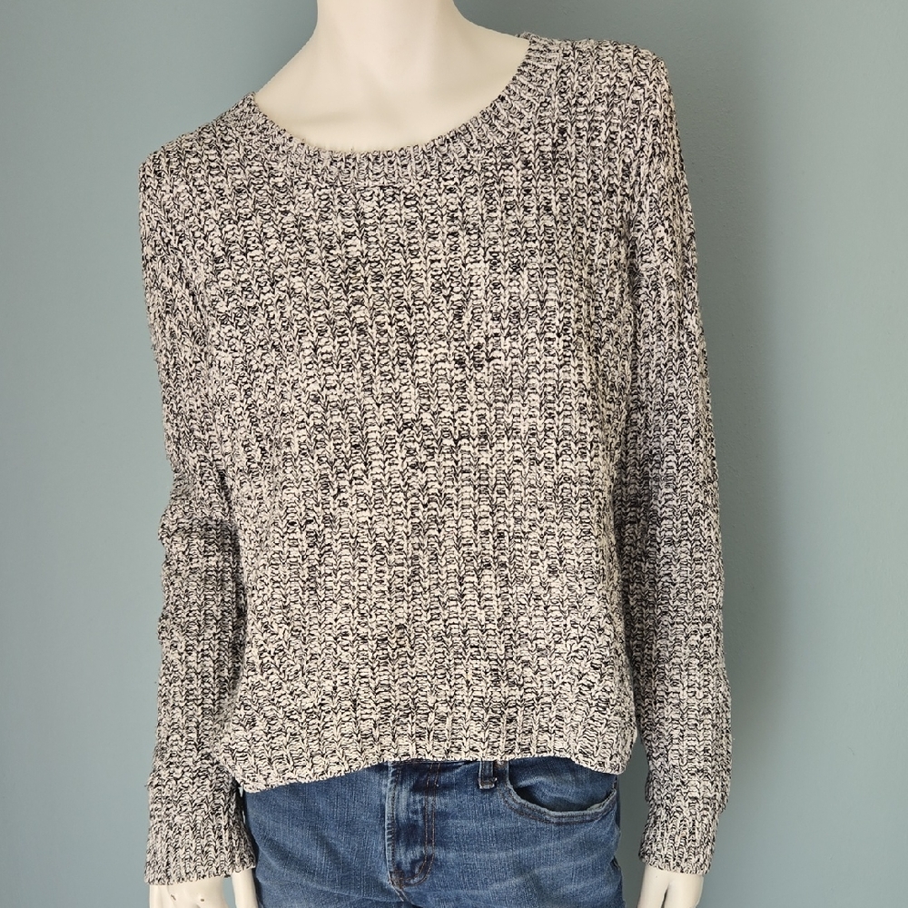 GAP Black and White Crew Neck Sweater with Ribbed Details